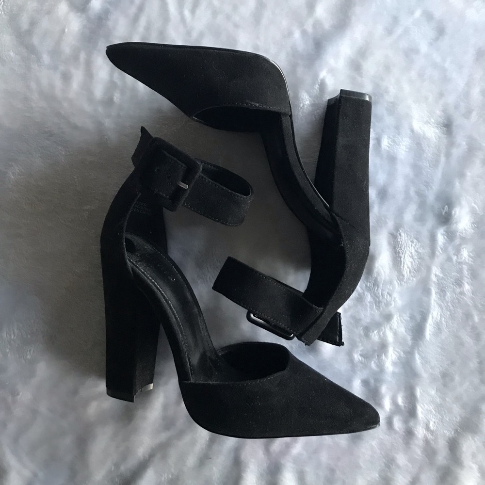 High heel shoes